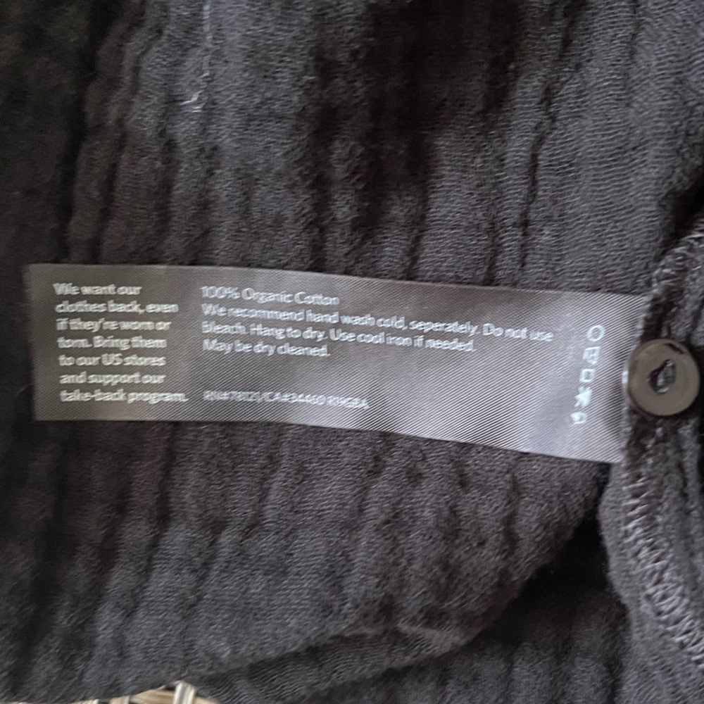 Eileen Fisher Black Ribbed Mandarin Collar Top
100% Organic Cotton - Picture 7 of 7